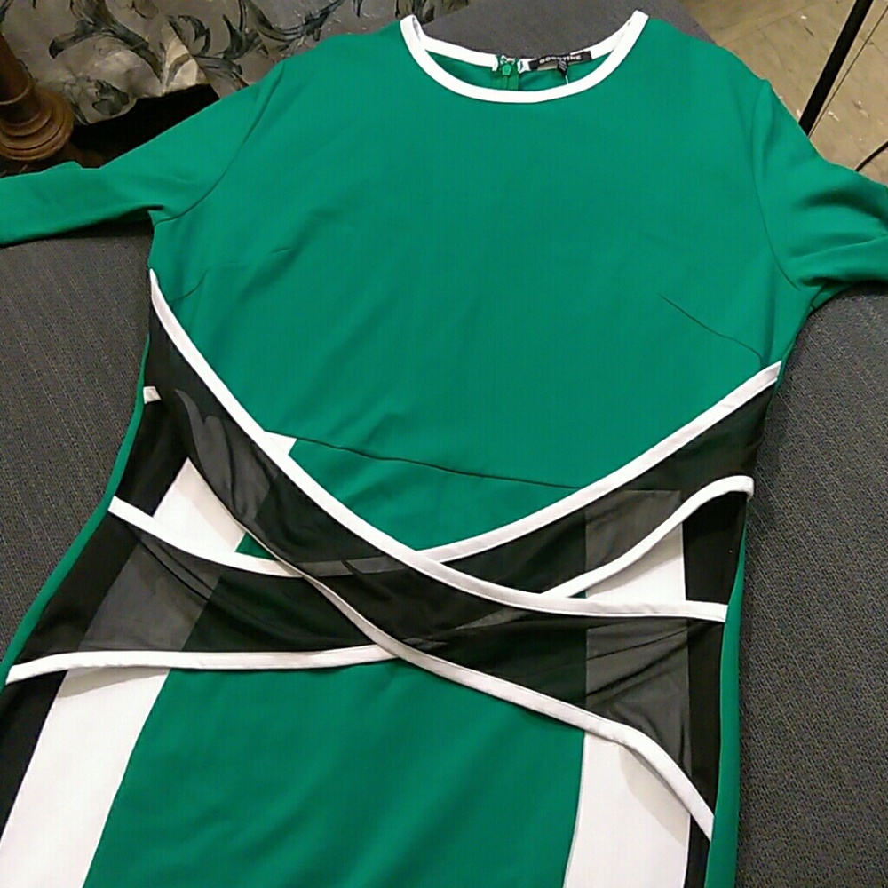 CROSS FRONT COLORBLOCK DRESS